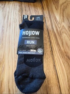 Hollow  Run Ankle Performance Alpaca Socks - Black & Gray